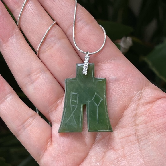 Large hand carved natural nephrite jade cz solid sterling silver pendant & chain - Picture 2 of 9